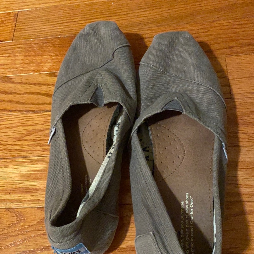 TOMS Classic Gray Loafers